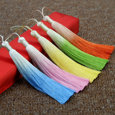 Antistatic Brush Dyed Color 8cm Silk Tassel Fringe Key Chain for Party Bag Decoration